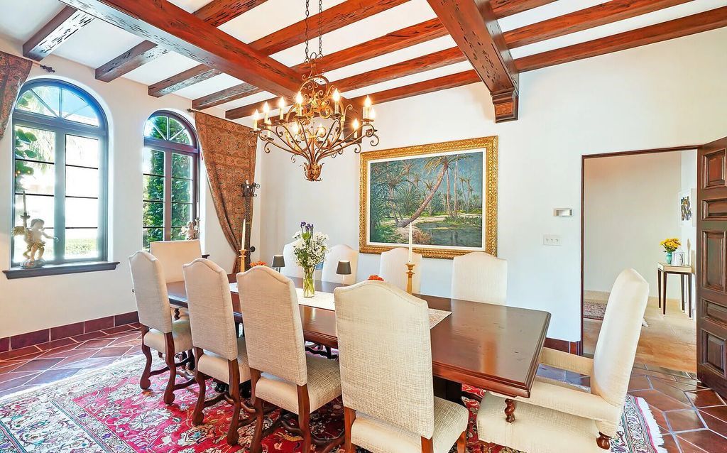 930 S Ocean Boulevard, Palm Beach, Florida, is one of the most magnificent houses in the area, with fully furnished rooms and modern appliances. The entire floor is made of the best hardwood, marble, and tile materials.