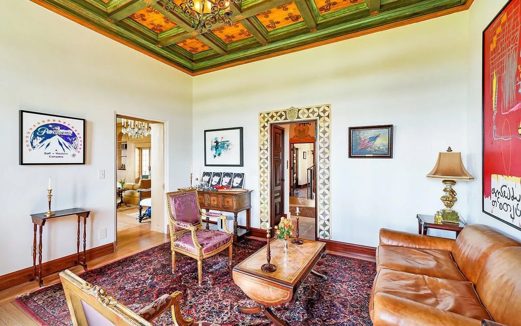 930 S Ocean Boulevard, Palm Beach, Florida, is one of the most magnificent houses in the area, with fully furnished rooms and modern appliances. The entire floor is made of the best hardwood, marble, and tile materials.