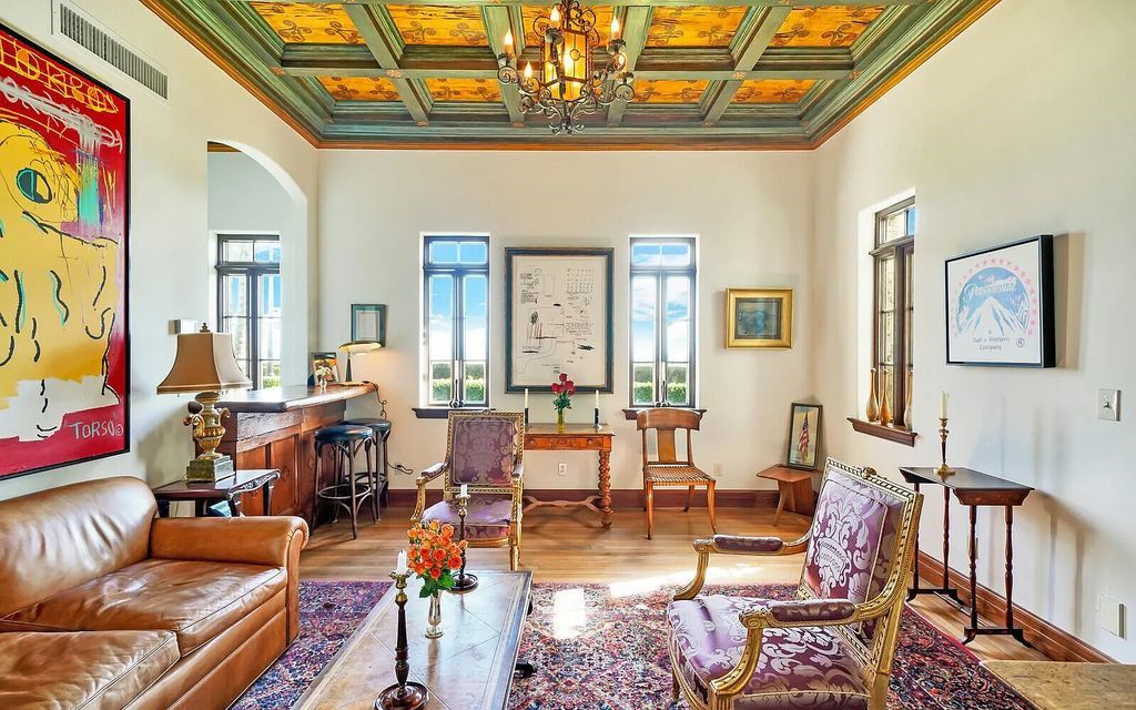930 S Ocean Boulevard, Palm Beach, Florida, is one of the most magnificent houses in the area, with fully furnished rooms and modern appliances. The entire floor is made of the best hardwood, marble, and tile materials.