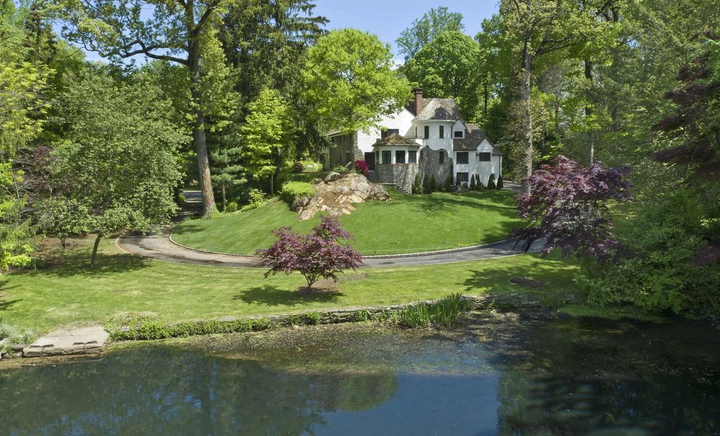 The House in Greenwich has been recently renovated to include new appliances, new hardwood flooring, landscaping, and more, now available for sale. This home located at 20 W Brother Dr, Greenwich, Connecticut