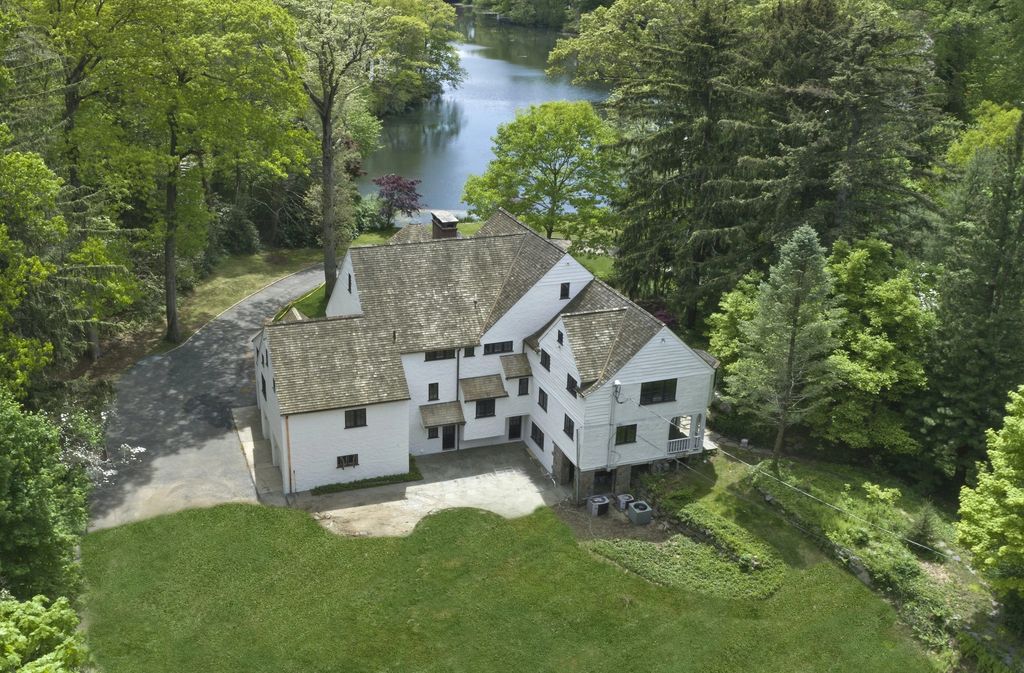 The House in Greenwich has been recently renovated to include new appliances, new hardwood flooring, landscaping, and more, now available for sale. This home located at 20 W Brother Dr, Greenwich, Connecticut