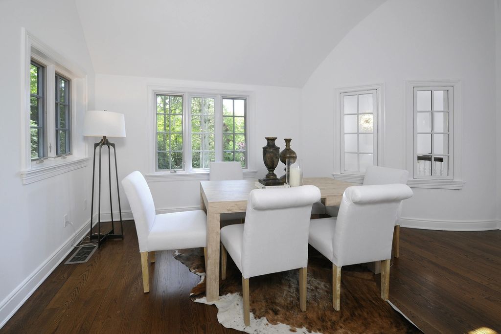 The House in Greenwich has been recently renovated to include new appliances, new hardwood flooring, landscaping, and more, now available for sale. This home located at 20 W Brother Dr, Greenwich, Connecticut