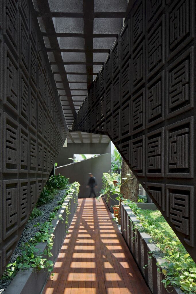 Rumah RifBagus House Elegant Home in Indonesia by Gets Architects 20