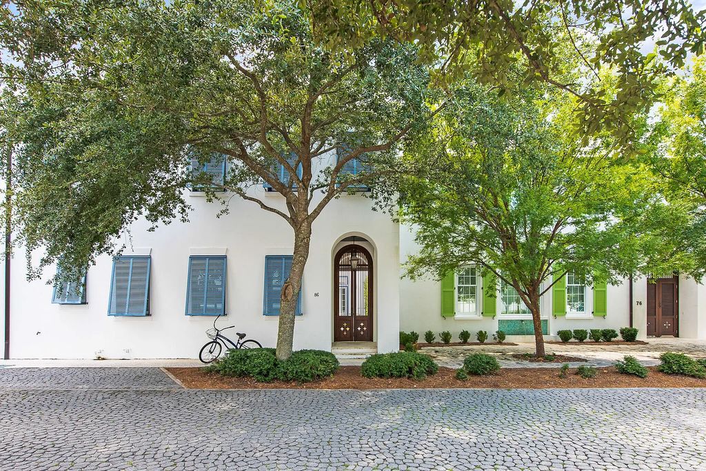 Introducing 86 North Charles Street - a luxurious Alys Beach stunner located in the highly sought-after east end of 30A in Rosemary Beach, Florida. This expansive home in Rosemary Beachboasts five bedrooms, five bathrooms, and a spacious living area spanning 2,782 square feet, making it the perfect abode for large families or those who love to entertain guests.