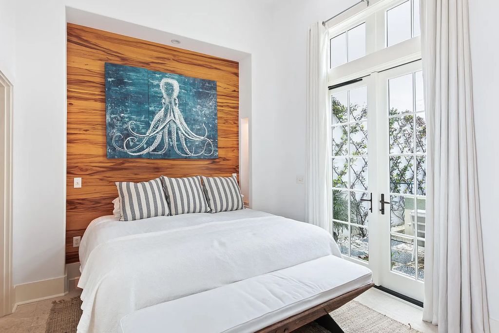 Introducing 86 North Charles Street - a luxurious Alys Beach stunner located in the highly sought-after east end of 30A in Rosemary Beach, Florida. This expansive home in Rosemary Beachboasts five bedrooms, five bathrooms, and a spacious living area spanning 2,782 square feet, making it the perfect abode for large families or those who love to entertain guests.