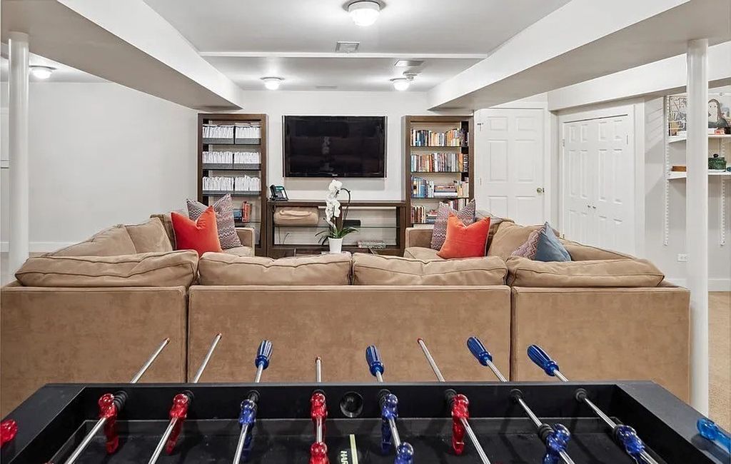 The Manor in Winnetka is built to withstand the test of time & beautifully enhanced by notable architects Liederbach & Graham, now available for sale. This home located at 45 Indian Hill Rd, Winnetka, Illinois