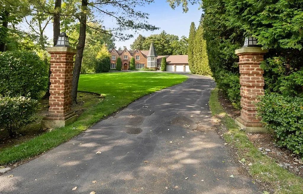 The Manor in Winnetka is built to withstand the test of time & beautifully enhanced by notable architects Liederbach & Graham, now available for sale. This home located at 45 Indian Hill Rd, Winnetka, Illinois