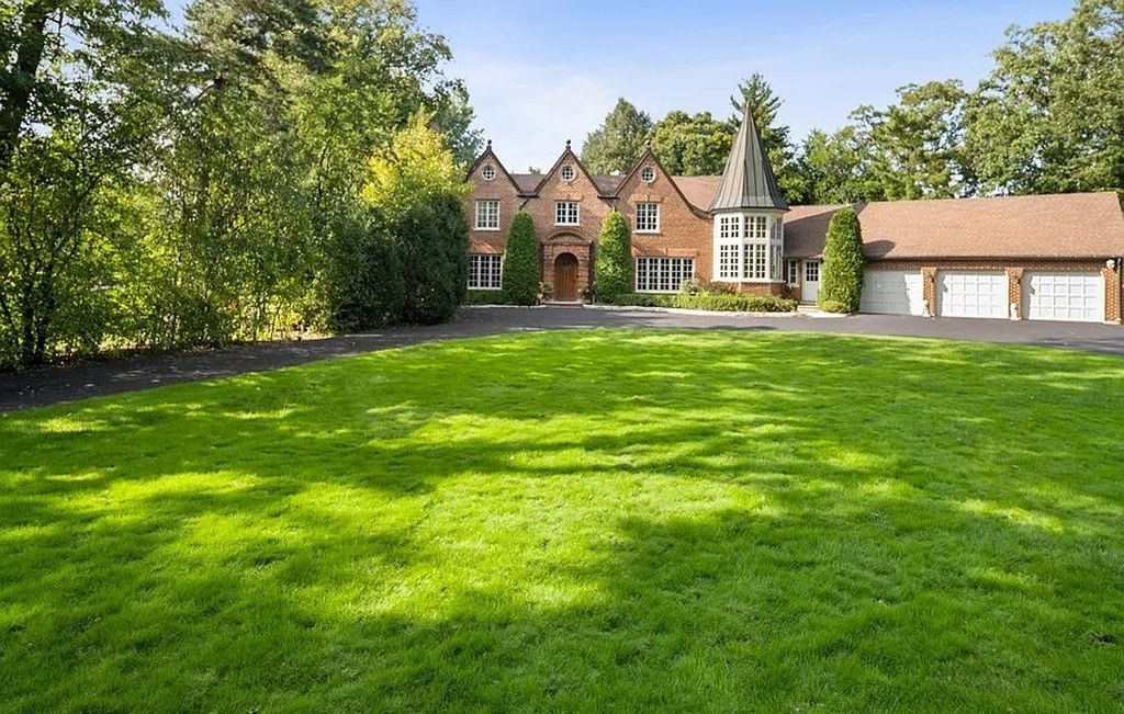 The Manor in Winnetka is built to withstand the test of time & beautifully enhanced by notable architects Liederbach & Graham, now available for sale. This home located at 45 Indian Hill Rd, Winnetka, Illinois