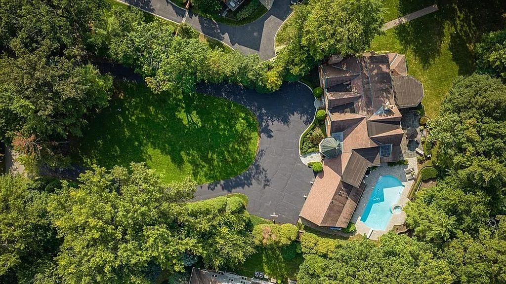 The Manor in Winnetka is built to withstand the test of time & beautifully enhanced by notable architects Liederbach & Graham, now available for sale. This home located at 45 Indian Hill Rd, Winnetka, Illinois