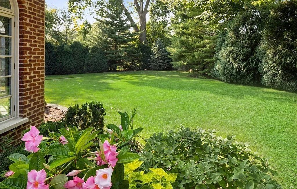The Manor in Winnetka is built to withstand the test of time & beautifully enhanced by notable architects Liederbach & Graham, now available for sale. This home located at 45 Indian Hill Rd, Winnetka, Illinois