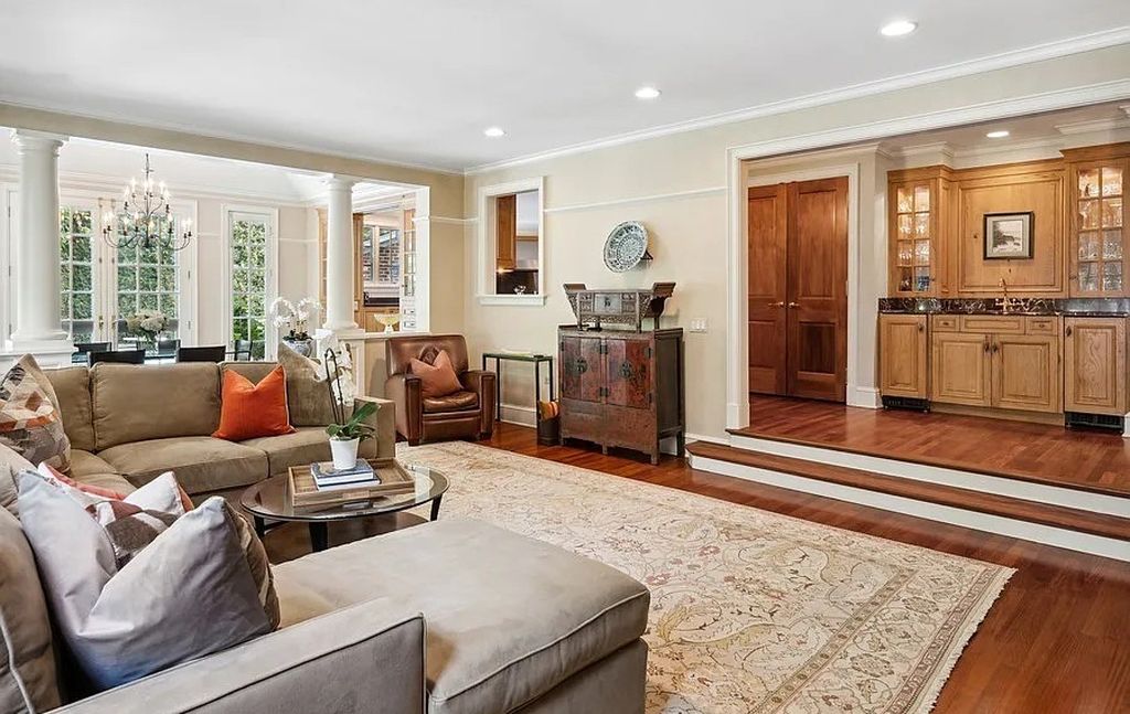 The Manor in Winnetka is built to withstand the test of time & beautifully enhanced by notable architects Liederbach & Graham, now available for sale. This home located at 45 Indian Hill Rd, Winnetka, Illinois