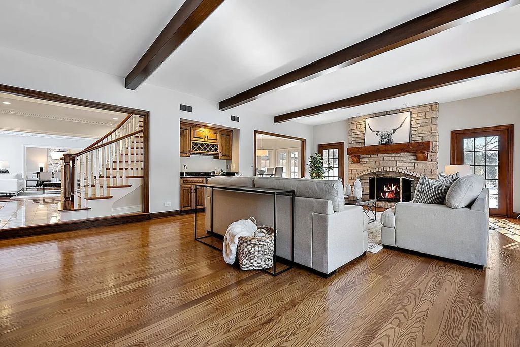 The Home in Hinsdale is designed for formal entertaining or casual every day living, now available for sale. This home located at 904 S Park Ave, Hinsdale, Illinois