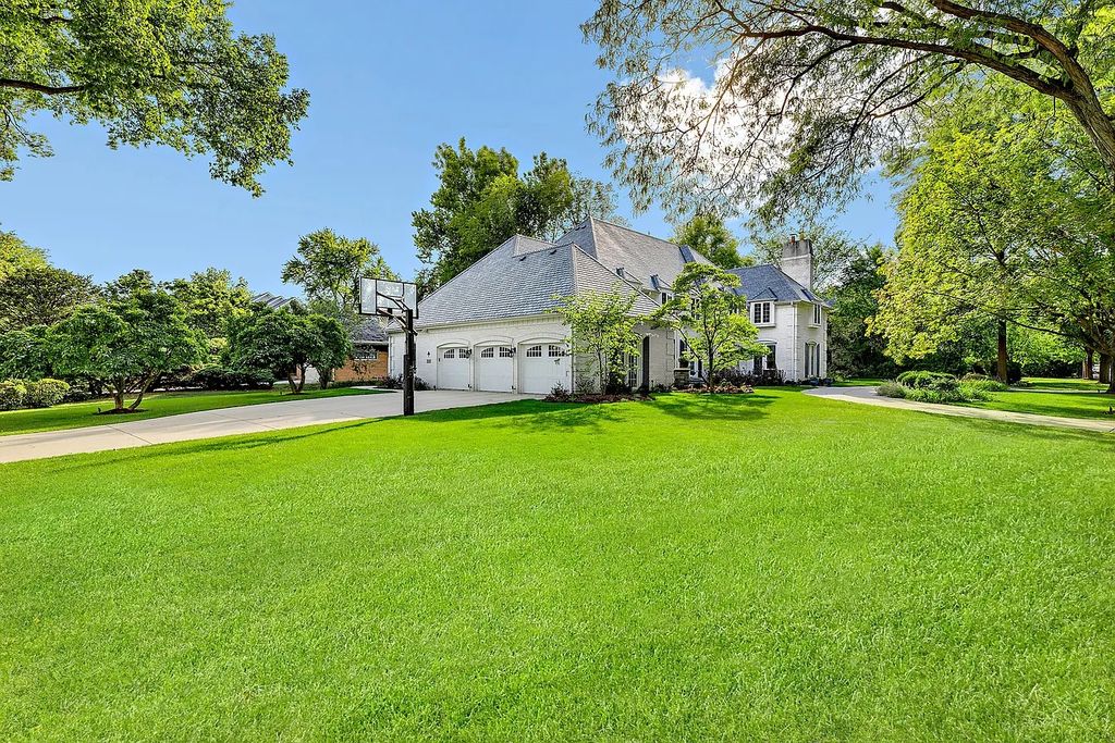 The Home in Hinsdale is designed for formal entertaining or casual every day living, now available for sale. This home located at 904 S Park Ave, Hinsdale, Illinois