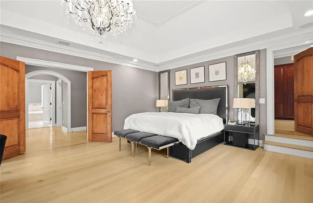 The Chateau in Armonk exudes warmth and luxurious comfort from the minute you enter, now available for sale. This home located at 4 Cowdray Park Drive, Armonk, New York