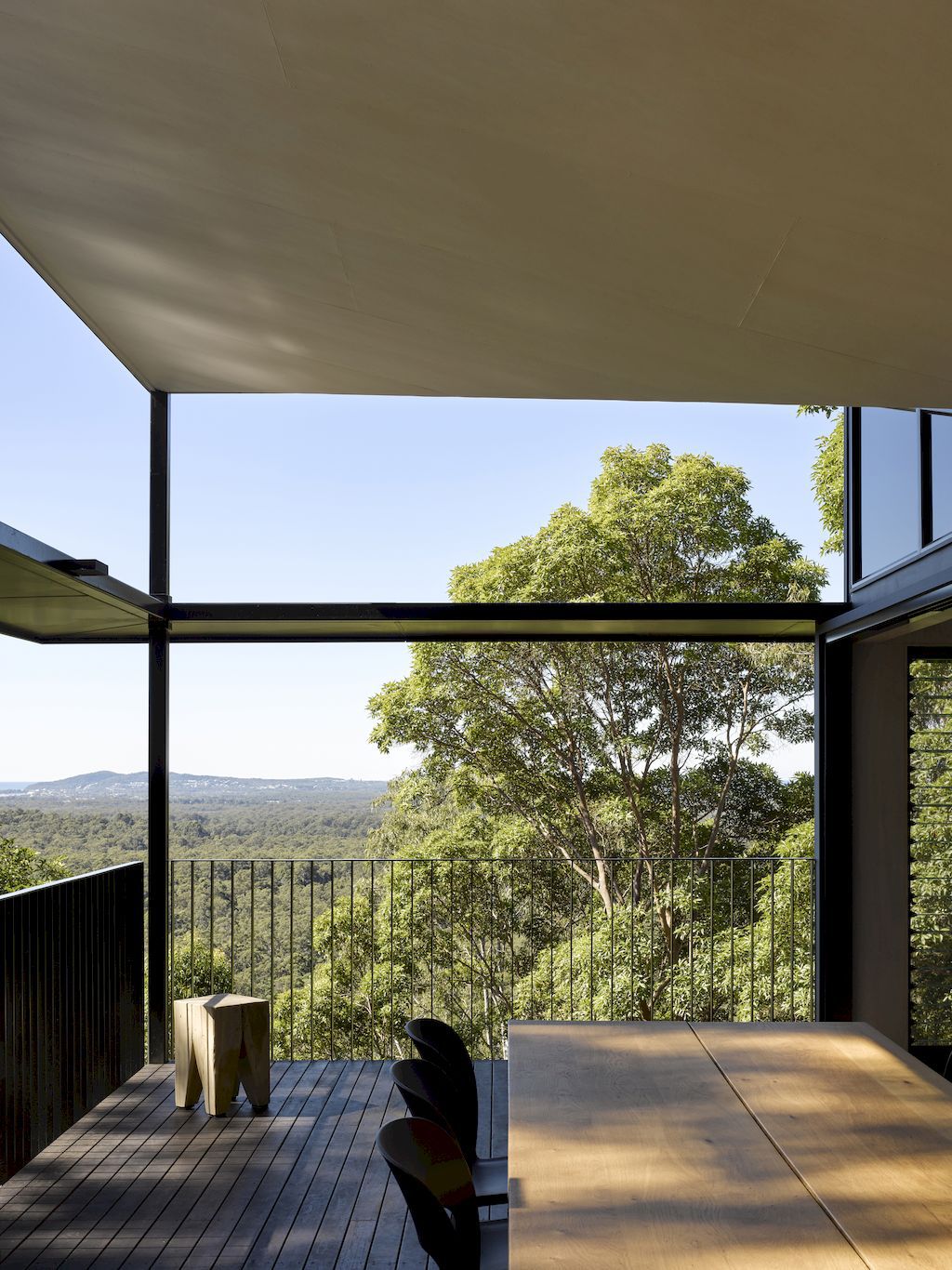 Sunrise Studio with Expansive Coastal Views by Bark Design Architects