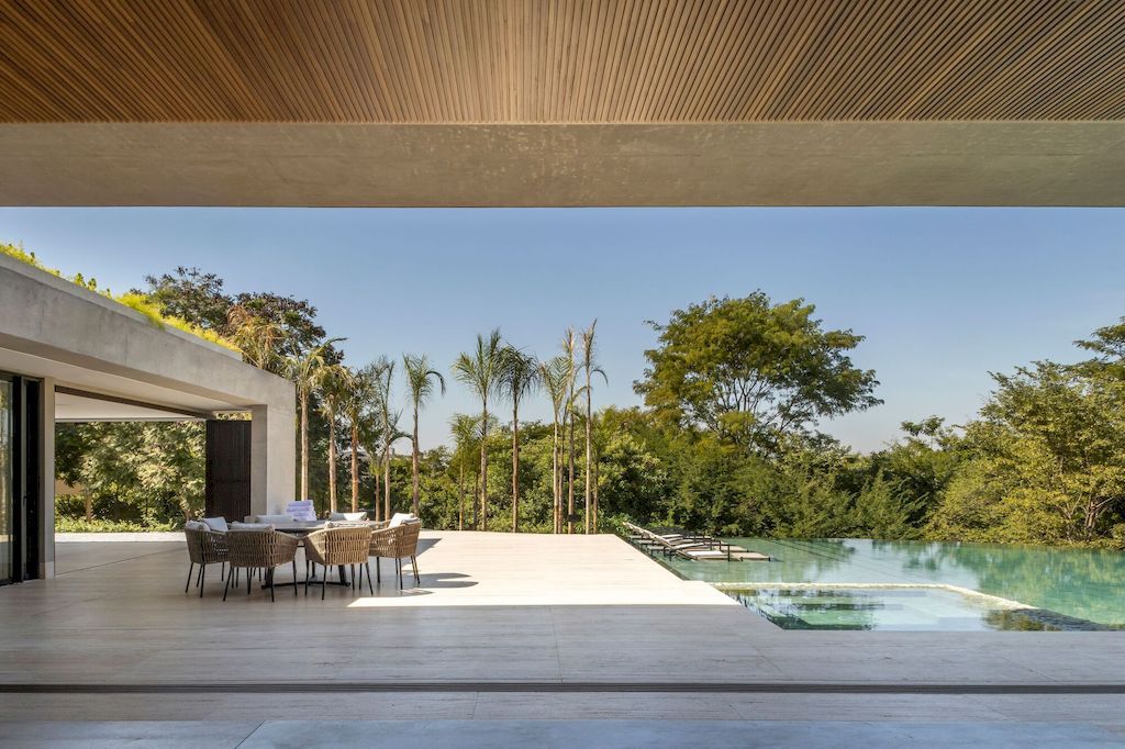 TP HOUSE an Elegant Simple Volumetry in Brazil by Leo Romano 6