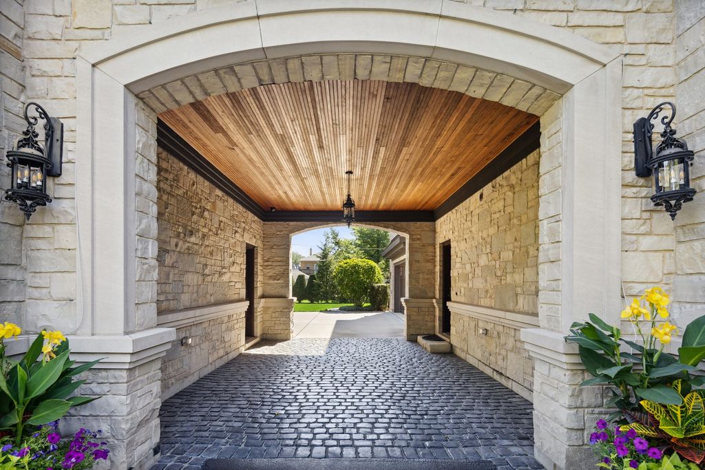 The Home in Elmhurst is an absolute masterpiece with a design perfect for everyday living as well as entertaining at every scale, now available for sale. This home located at 275 S Arlington Ave, Elmhurst, Illinois