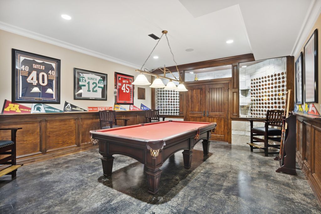 The Home in Elmhurst is an absolute masterpiece with a design perfect for everyday living as well as entertaining at every scale, now available for sale. This home located at 275 S Arlington Ave, Elmhurst, Illinois