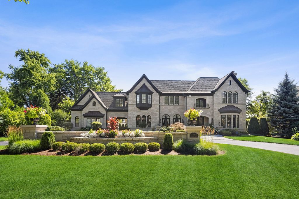 The Home in Elmhurst is an absolute masterpiece with a design perfect for everyday living as well as entertaining at every scale, now available for sale. This home located at 275 S Arlington Ave, Elmhurst, Illinois