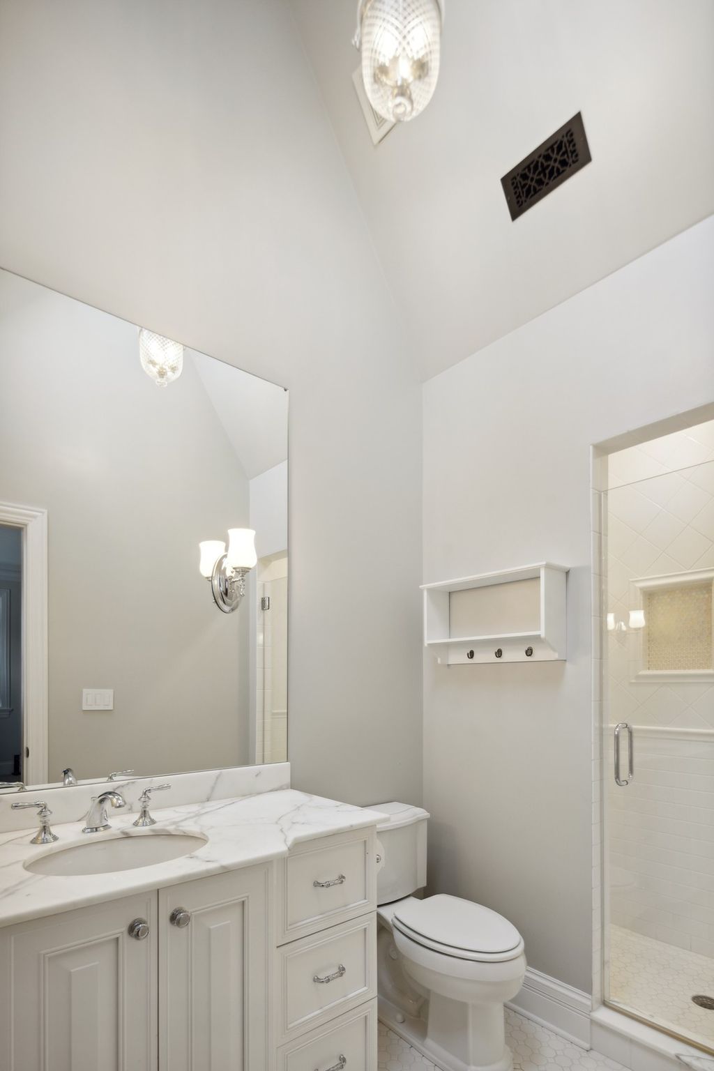 The Home in Elmhurst is an absolute masterpiece with a design perfect for everyday living as well as entertaining at every scale, now available for sale. This home located at 275 S Arlington Ave, Elmhurst, Illinois