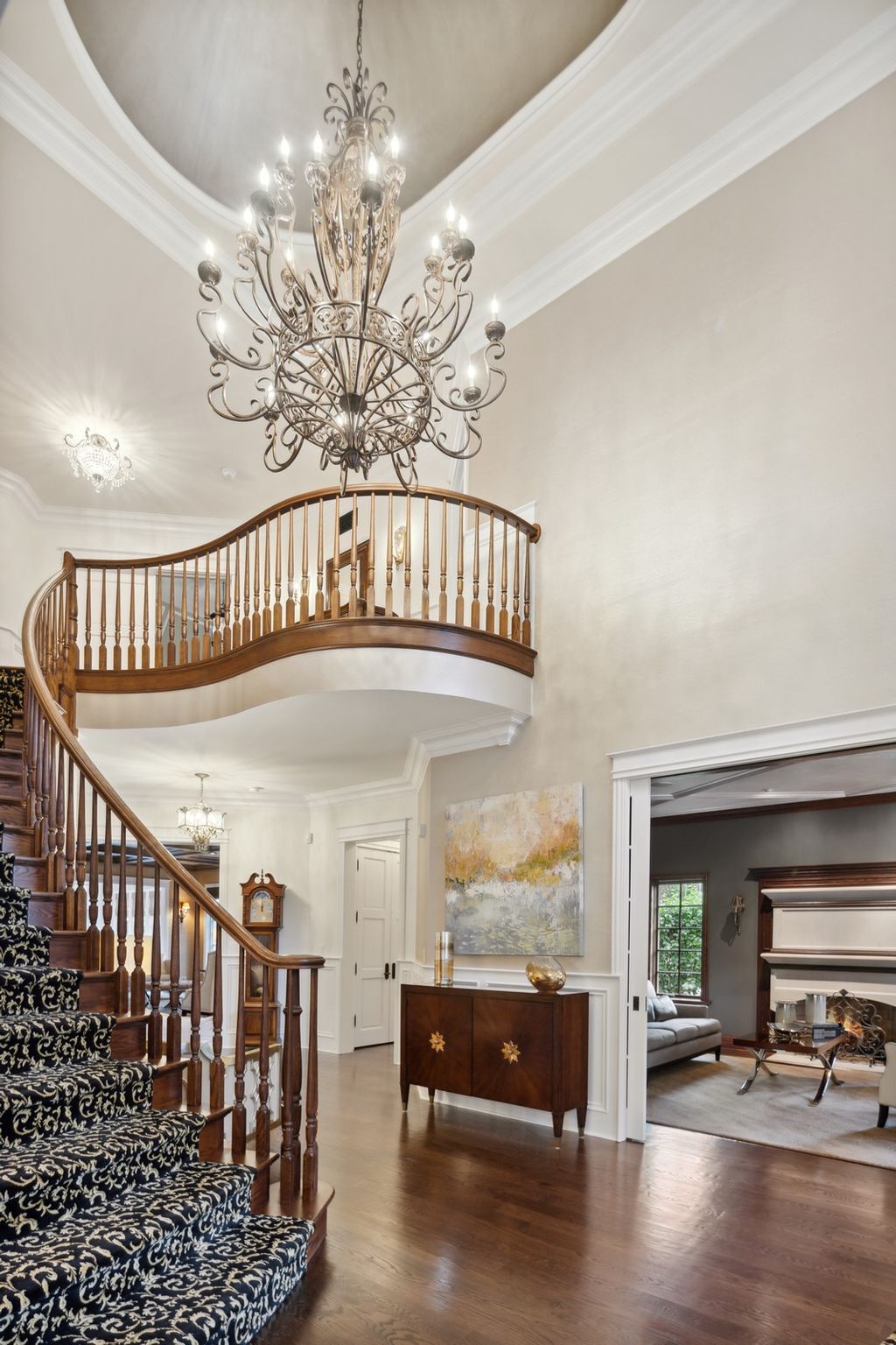 The Home in Elmhurst is an absolute masterpiece with a design perfect for everyday living as well as entertaining at every scale, now available for sale. This home located at 275 S Arlington Ave, Elmhurst, Illinois