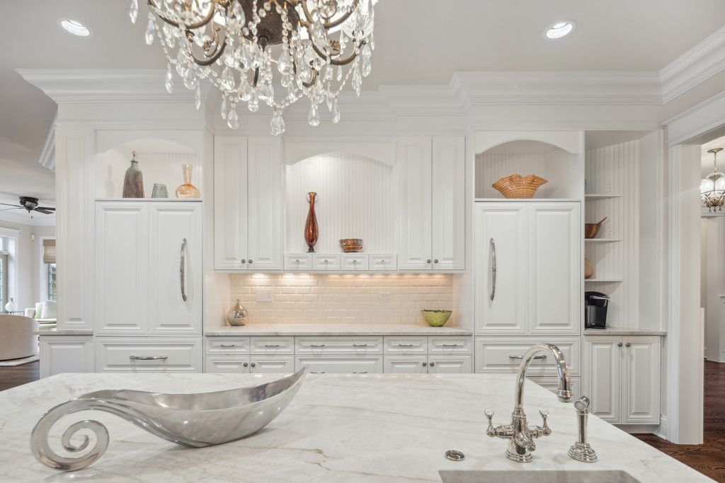 The Home in Elmhurst is an absolute masterpiece with a design perfect for everyday living as well as entertaining at every scale, now available for sale. This home located at 275 S Arlington Ave, Elmhurst, Illinois