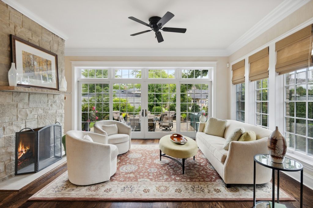 The Home in Elmhurst is an absolute masterpiece with a design perfect for everyday living as well as entertaining at every scale, now available for sale. This home located at 275 S Arlington Ave, Elmhurst, Illinois