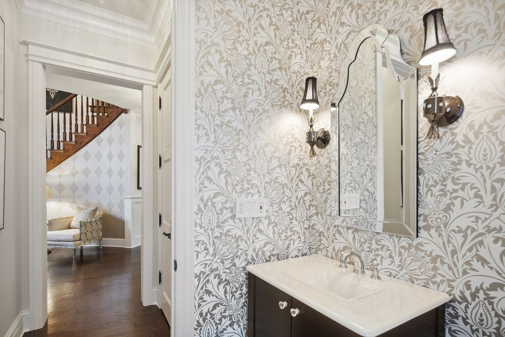 The Home in Elmhurst is an absolute masterpiece with a design perfect for everyday living as well as entertaining at every scale, now available for sale. This home located at 275 S Arlington Ave, Elmhurst, Illinois