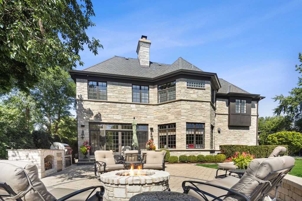 The Home in Elmhurst is an absolute masterpiece with a design perfect for everyday living as well as entertaining at every scale, now available for sale. This home located at 275 S Arlington Ave, Elmhurst, Illinois
