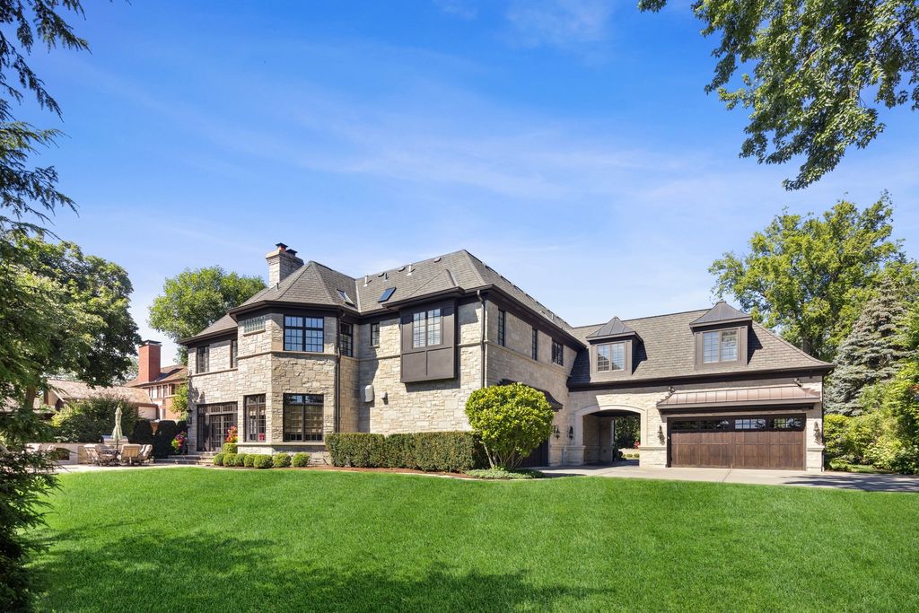 The Home in Elmhurst is an absolute masterpiece with a design perfect for everyday living as well as entertaining at every scale, now available for sale. This home located at 275 S Arlington Ave, Elmhurst, Illinois