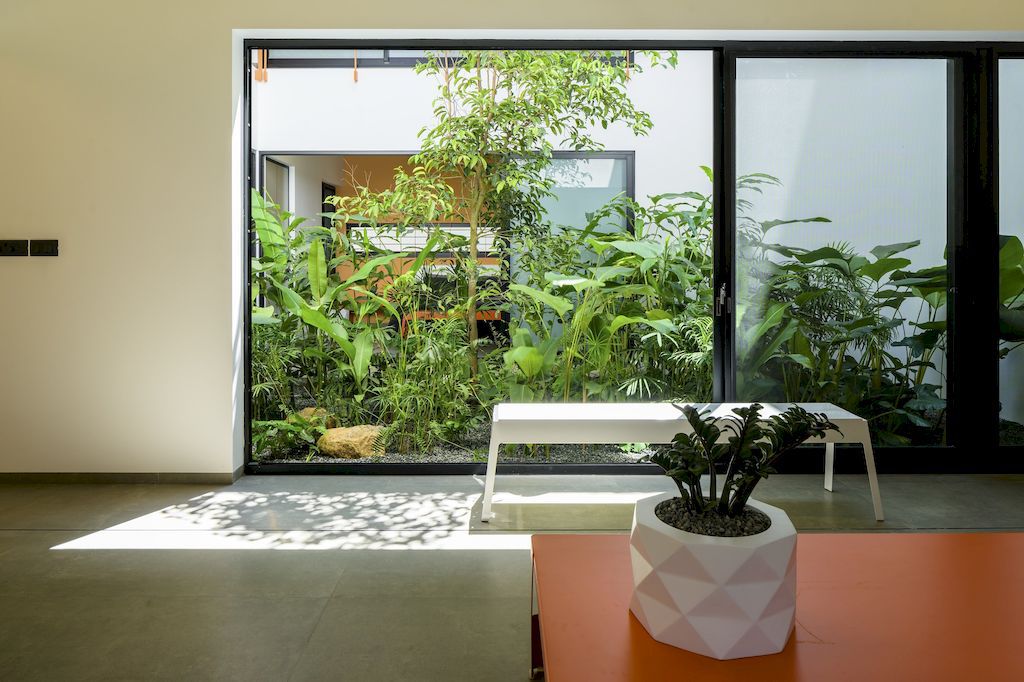 The Colour Burst House, Simple yet Bold Form by LIJO RENY Architects
