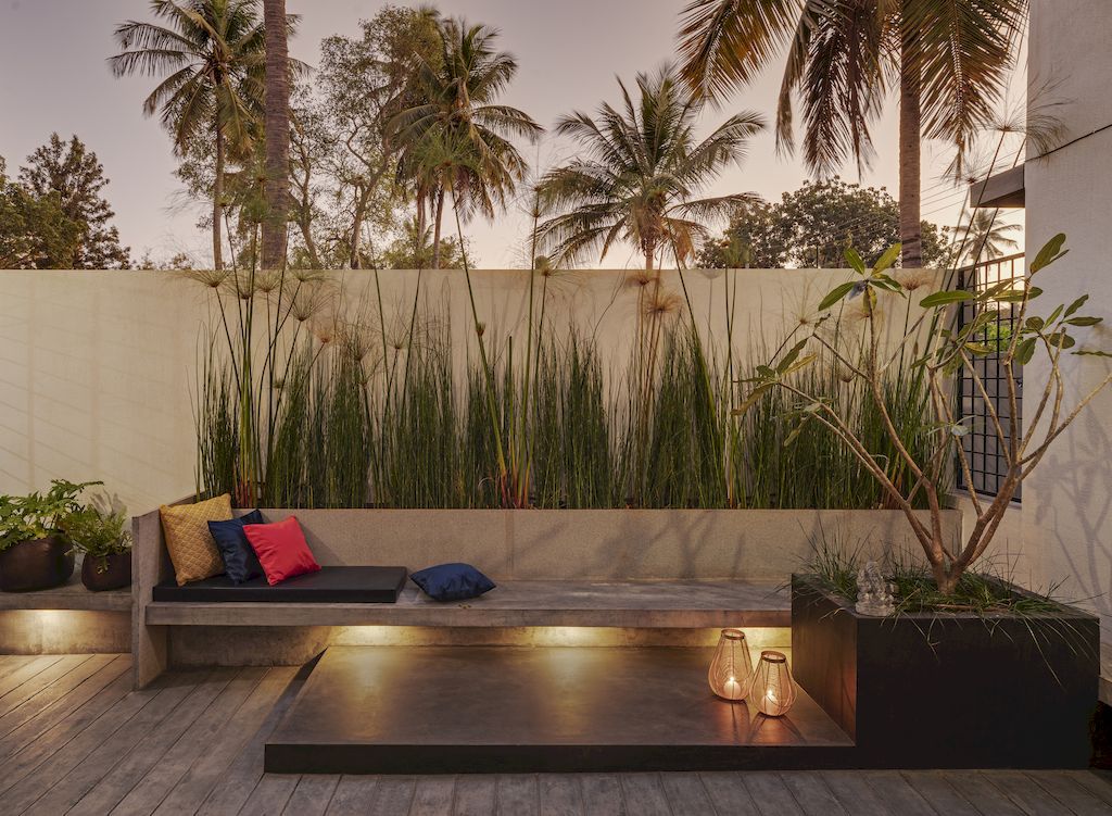 The Elemental, an Intimate 4 Bedroom Tropical Home by Ashwin Architects