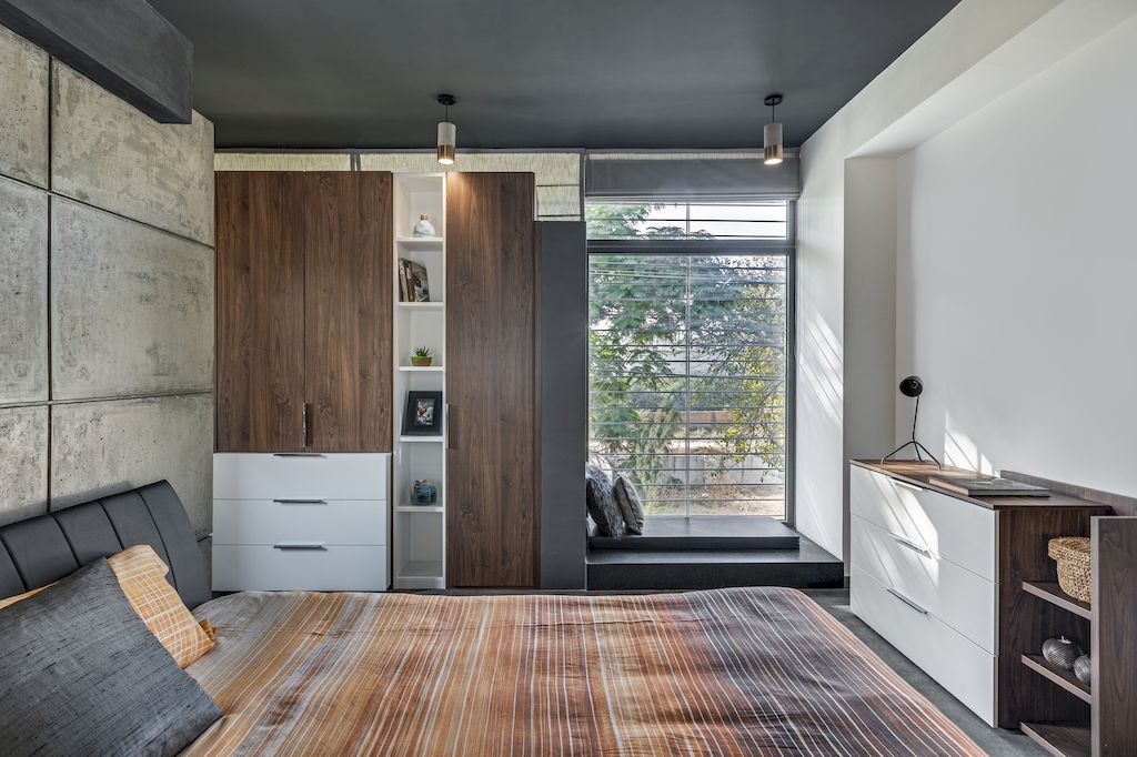 The Elemental, an Intimate 4 Bedroom Tropical Home by Ashwin Architects