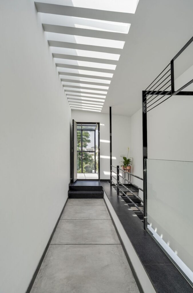 The Elemental, an Intimate 4 Bedroom Tropical Home by Ashwin Architects