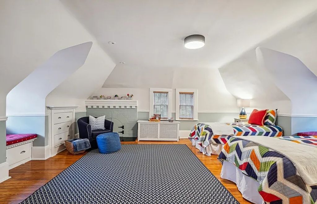 The Estate in Millburn Twp. is a luxurious home replete with both historic and modern beauty now available for sale. This home located at 16 West Road, Millburn Twp., New Jersey; offering 06 bedrooms and 06 bathrooms with 1.03 acres of land.