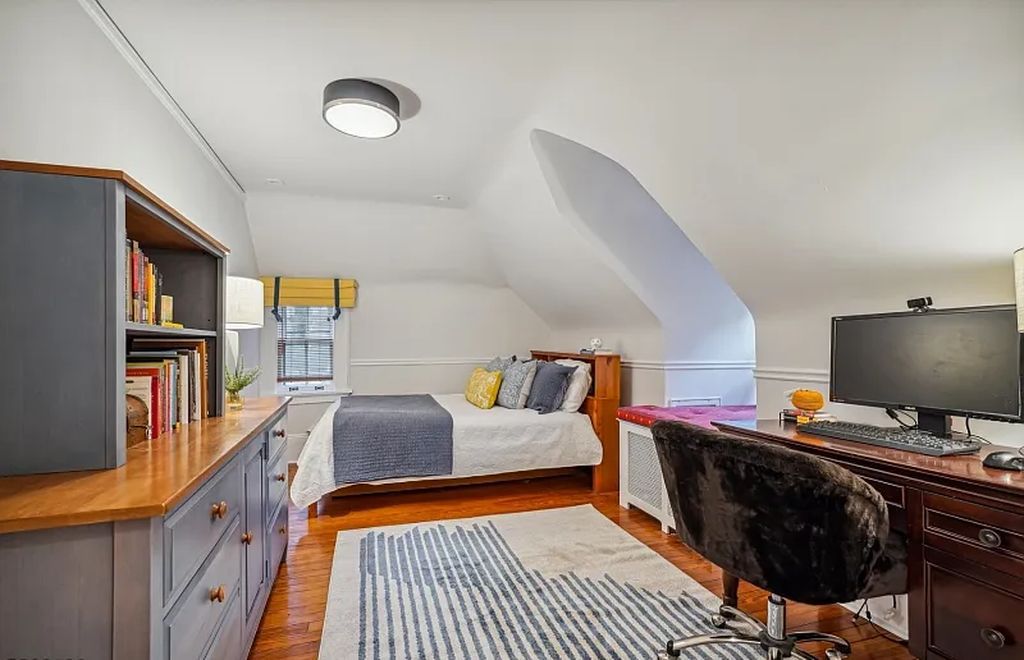 The Estate in Millburn Twp. is a luxurious home replete with both historic and modern beauty now available for sale. This home located at 16 West Road, Millburn Twp., New Jersey; offering 06 bedrooms and 06 bathrooms with 1.03 acres of land.