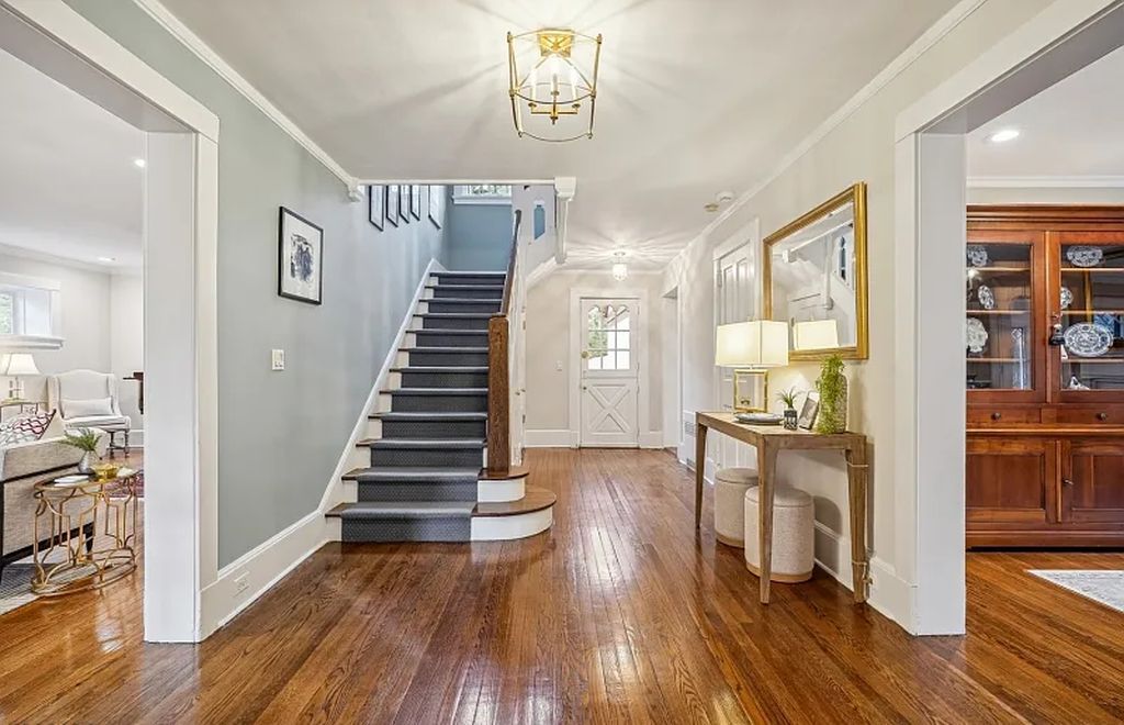 The Estate in Millburn Twp. is a luxurious home replete with both historic and modern beauty now available for sale. This home located at 16 West Road, Millburn Twp., New Jersey; offering 06 bedrooms and 06 bathrooms with 1.03 acres of land.