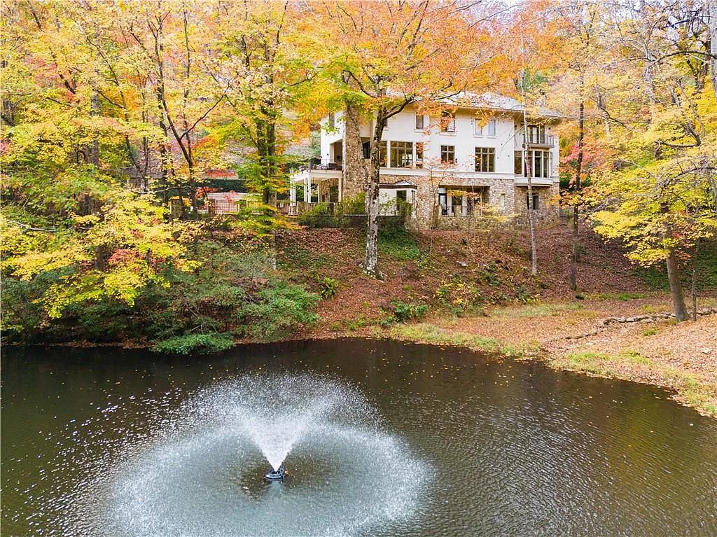 The Estate in Sandy Springs is a luxurious home emphasizing the connection between contemporary architecture and beautiful outdoor spaces now available for sale. This home located at 45 Finch Forest Trl, Sandy Springs, Georgia; offering 04 bedrooms and 07 bathrooms with 7,351 square feet of living spaces.
