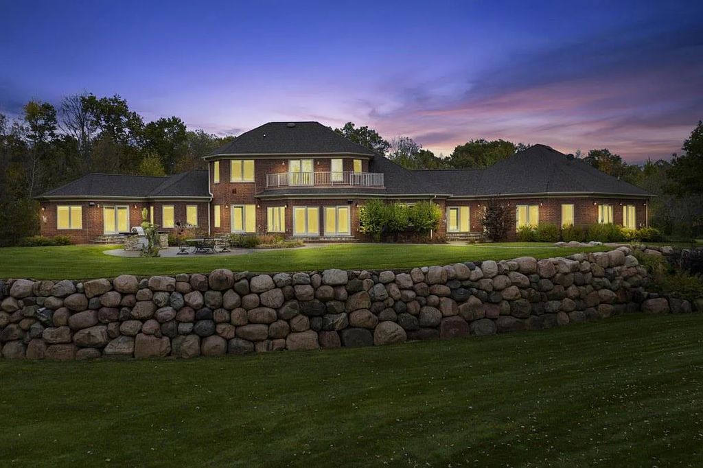 The Estate in Stevens Point is a luxurious home with a gated entrance, a lighted driveway to open up a paradise of entertainment for you now available for sale. This home located at 2688 Scenic Drive, Stevens Point, Wisconsin; offering 03 bedrooms and 05 bathrooms with 7,095 square feet of living spaces.