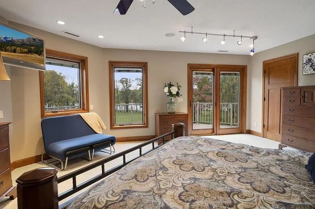 The Estate in Stevens Point is a luxurious home with a gated entrance, a lighted driveway to open up a paradise of entertainment for you now available for sale. This home located at 2688 Scenic Drive, Stevens Point, Wisconsin; offering 03 bedrooms and 05 bathrooms with 7,095 square feet of living spaces.