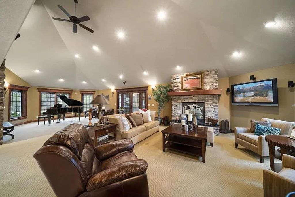 The Estate in Stevens Point is a luxurious home with a gated entrance, a lighted driveway to open up a paradise of entertainment for you now available for sale. This home located at 2688 Scenic Drive, Stevens Point, Wisconsin; offering 03 bedrooms and 05 bathrooms with 7,095 square feet of living spaces.