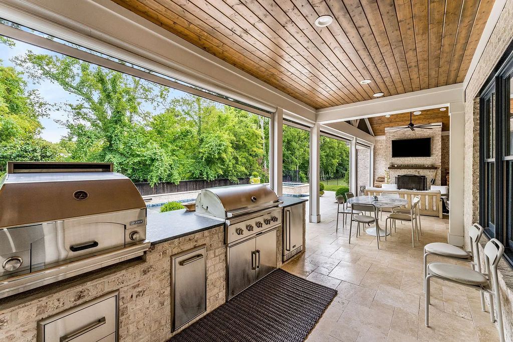 The Estate in Nashville is a luxurious home exuding the simplicity yet elegance now available for sale. This home located at 918 Waterswood Dr, Nashville, Tennessee; offering 06 bedrooms and 09 bathrooms with 7,795 square feet of living spaces.