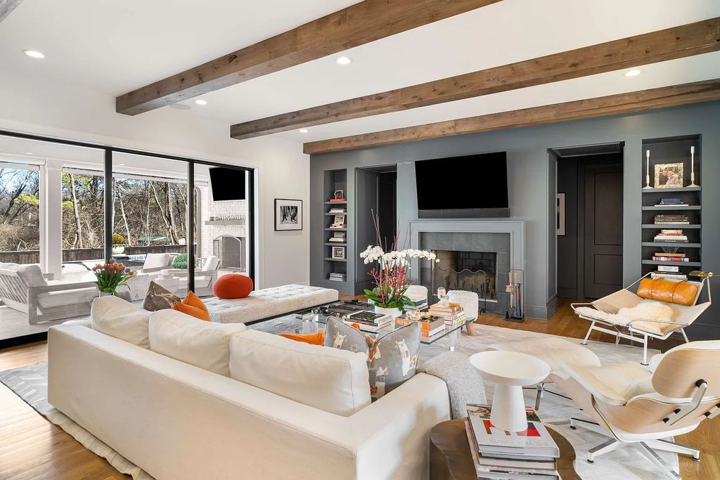 The Estate in Nashville is a luxurious home exuding the simplicity yet elegance now available for sale. This home located at 918 Waterswood Dr, Nashville, Tennessee; offering 06 bedrooms and 09 bathrooms with 7,795 square feet of living spaces.