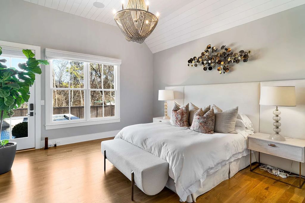 The Estate in Nashville is a luxurious home exuding the simplicity yet elegance now available for sale. This home located at 918 Waterswood Dr, Nashville, Tennessee; offering 06 bedrooms and 09 bathrooms with 7,795 square feet of living spaces.