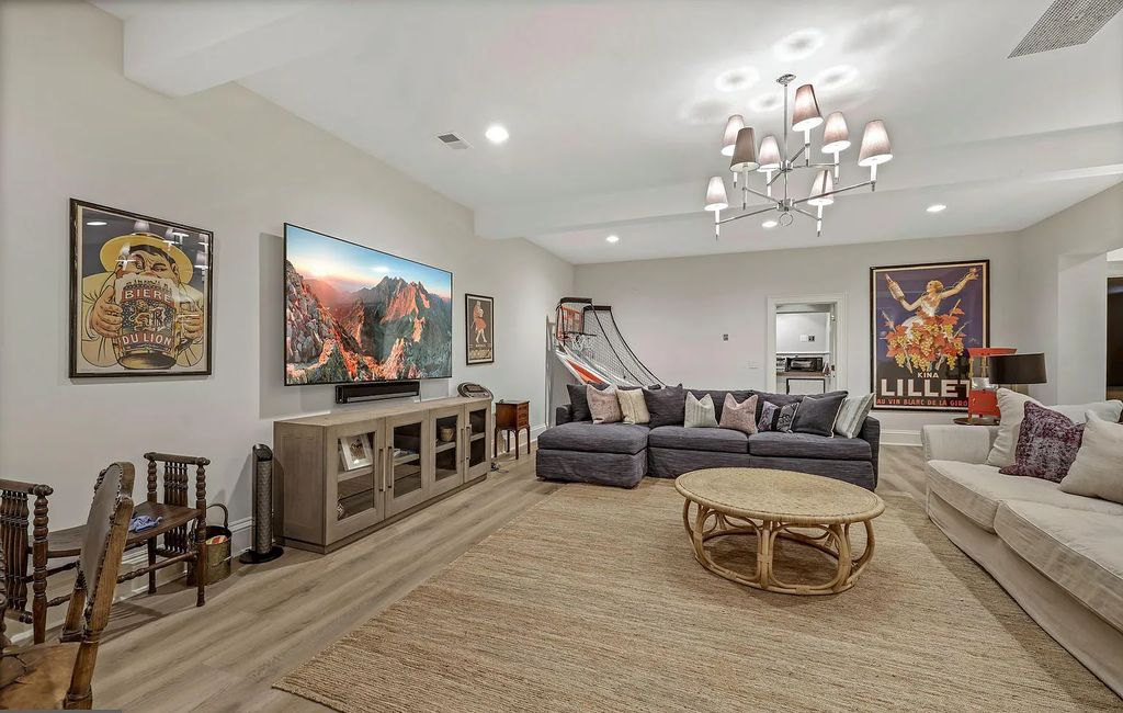 The Estate in Potomac is a luxurious home set on private lot with mature trees and professionally designed landscaping now available for sale. This home located at 9000 Congressional Pkwy, Potomac, Maryland; offering 06 bedrooms and 10 bathrooms with 14,745 square feet of living spaces.