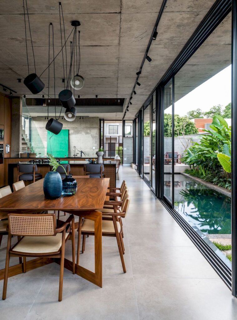 U House with Welcoming Environment by Caio Persighini Arquitetura 17