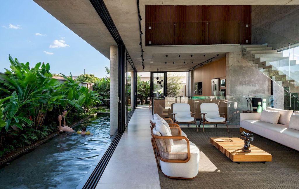 U House with Welcoming Environment by Caio Persighini Arquitetura 22
