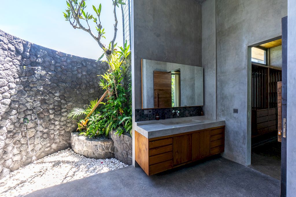 BPE House, blend of sustainable living and nature by Bali Gedeg Builders