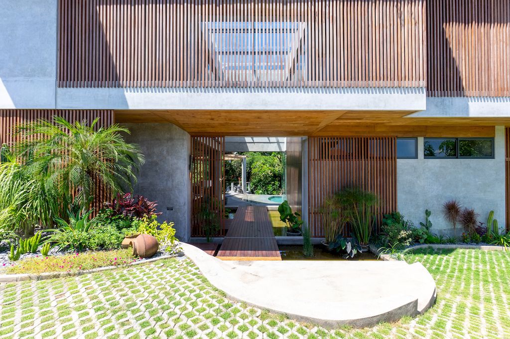 BPE House, blend of sustainable living and nature by Bali Gedeg Builders