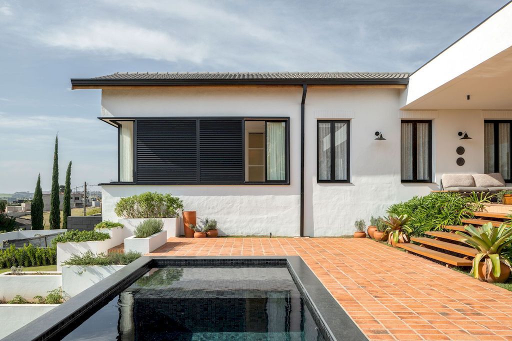 Assossego House Brings Natural Relaxation by Carol Miluzzi Arquitetura